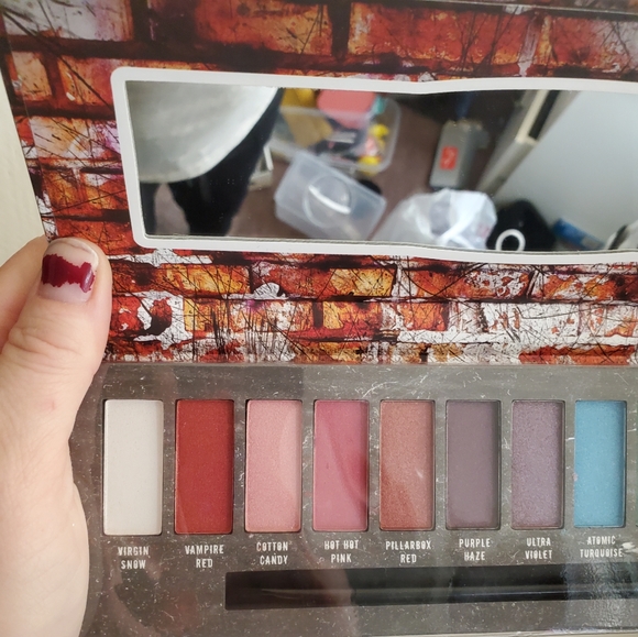 NWT Manic Panic Amplified Eyeshadow Palette. - Picture 15 of 15